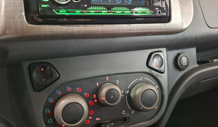 Fiat Uno 1.4 8V WAY 5P Hatchback 2011