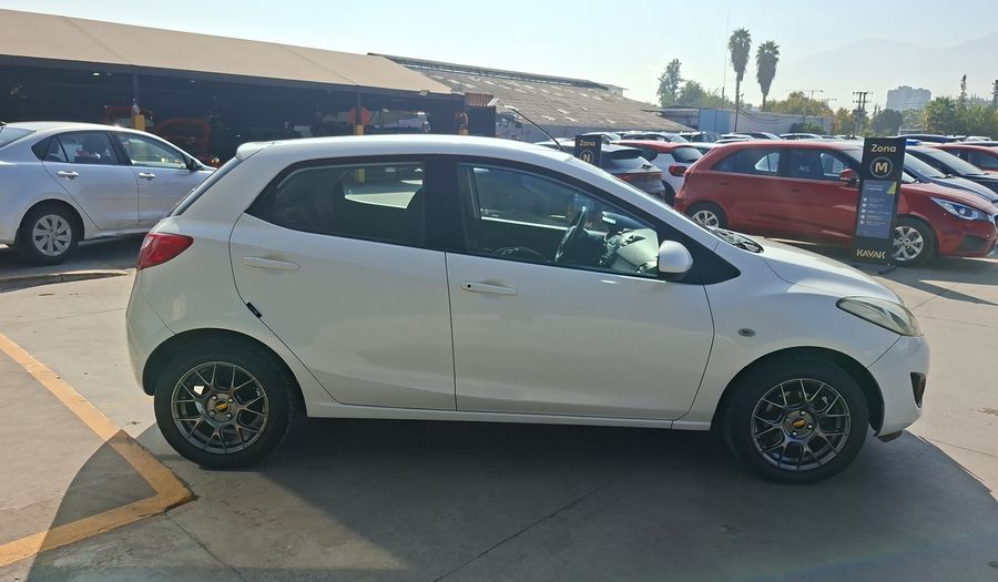 Mazda 2 1.5 V Hatchback 2014