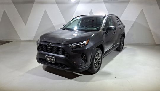 Toyota • RAV4
