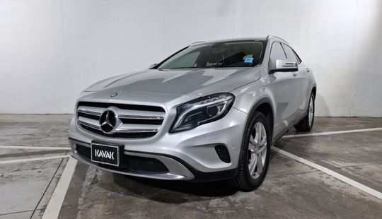 Mercedes Benz • Clase GLA