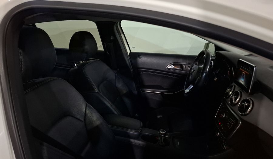 Mercedes Benz Clase Gla 1.6 GLA 200 CGI SPORT Suv 2017
