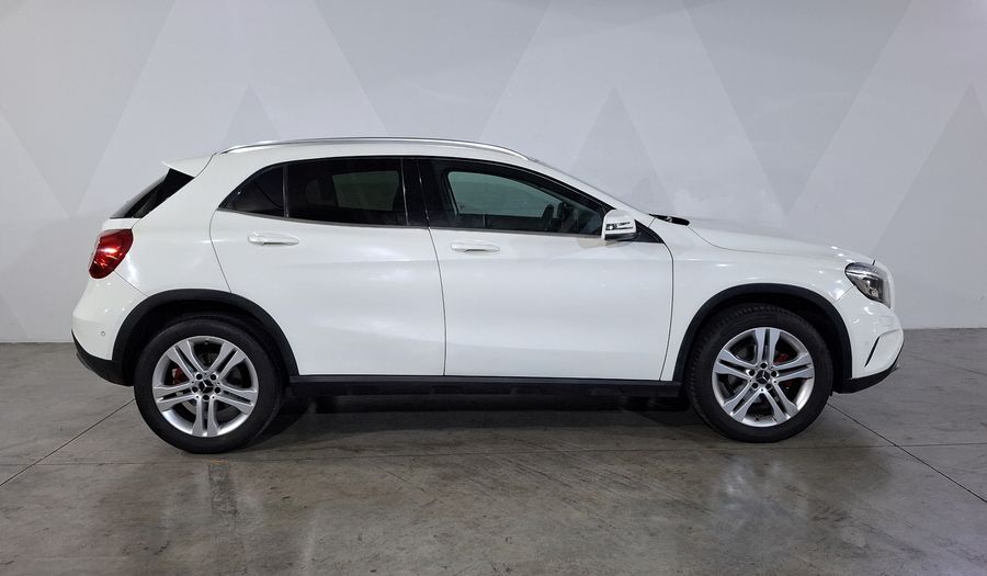 Mercedes Benz Clase Gla 1.6 GLA 200 CGI SPORT Suv 2017