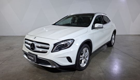 Mercedes Benz • Clase GLA