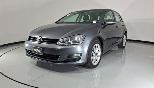 Volkswagen • Golf