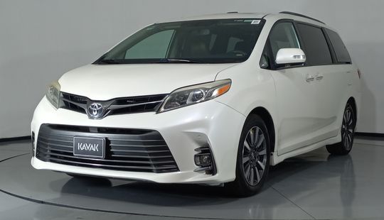 Toyota • Sienna