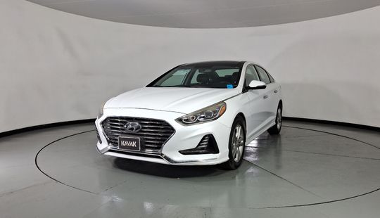 Hyundai • Sonata