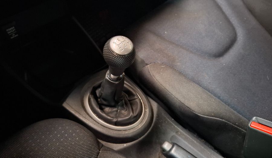 Honda Fit 1.4 LX-L MT Hatchback 2010