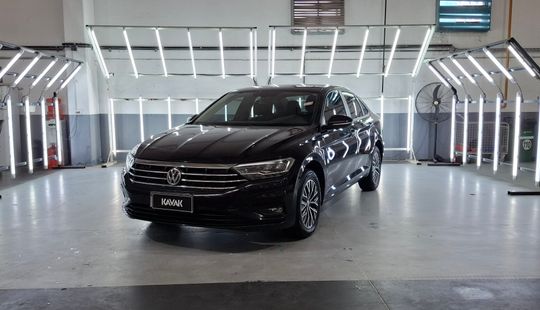 Volkswagen • Vento