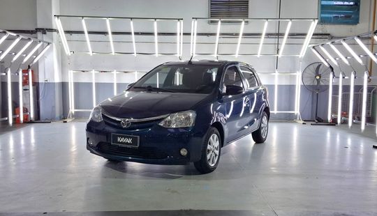 Toyota • Etios