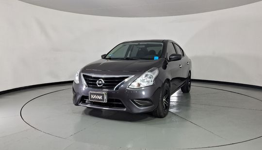 Nissan • Versa