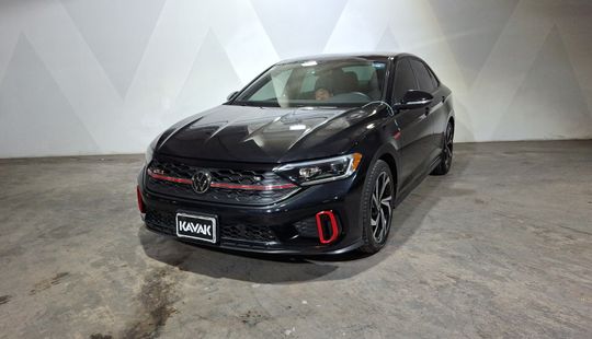 Volkswagen • Jetta