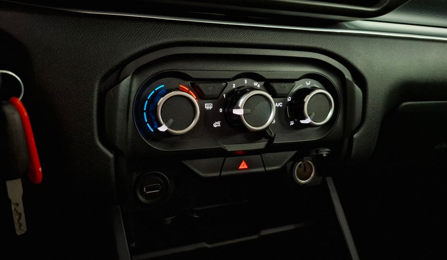 Citroen C3 1.6 FEEL PACK AUTO Hatchback 2024