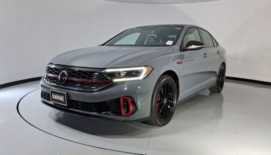 Volkswagen • Jetta