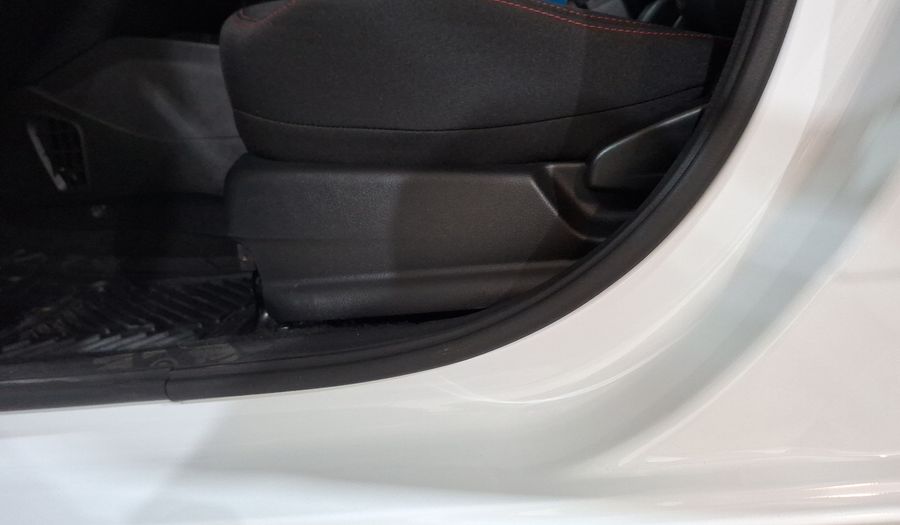 Renault Kwid 1.0 INTENS Hatchback 2025