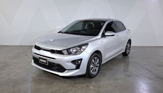 2022 • 24,367 km • Automático