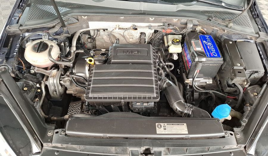 Volkswagen Golf 1.6 MPI TRENDLINE Hatchback 2017