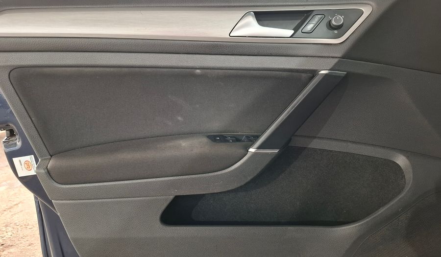 Volkswagen Golf 1.6 MPI TRENDLINE Hatchback 2017