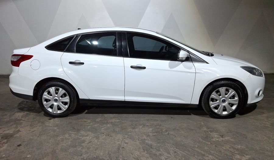 Ford Focus 2.0 AMBIENTE MT Sedan 2014