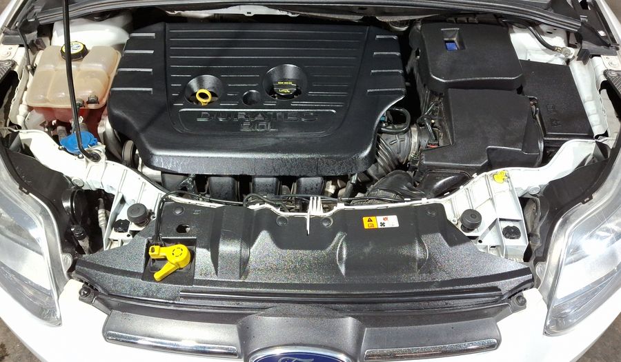 Ford Focus 2.0 AMBIENTE MT Sedan 2014