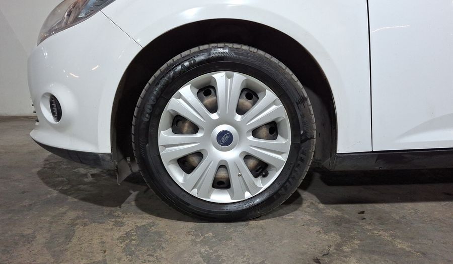 Ford Focus 2.0 AMBIENTE MT Sedan 2014