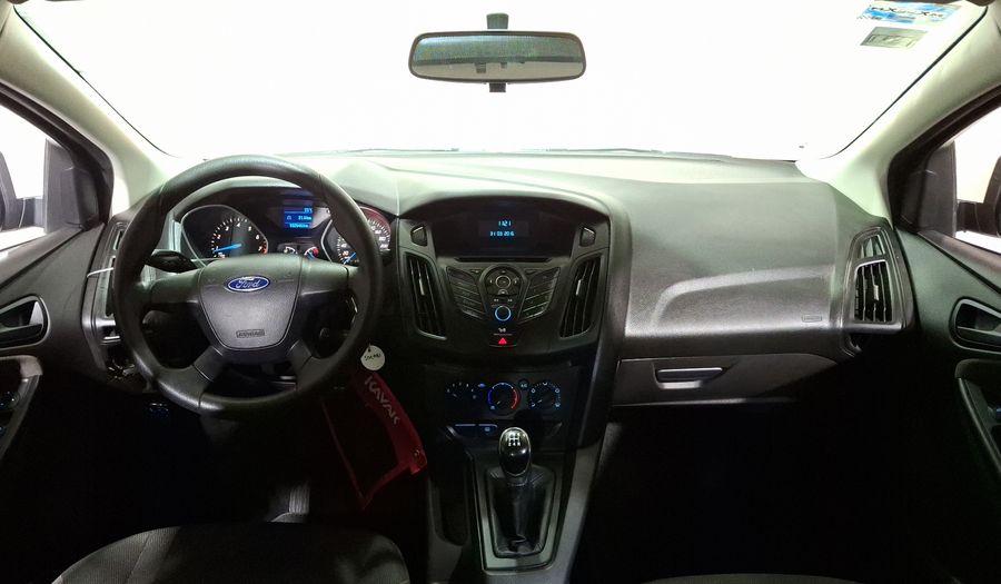 Ford Focus 2.0 AMBIENTE MT Sedan 2014