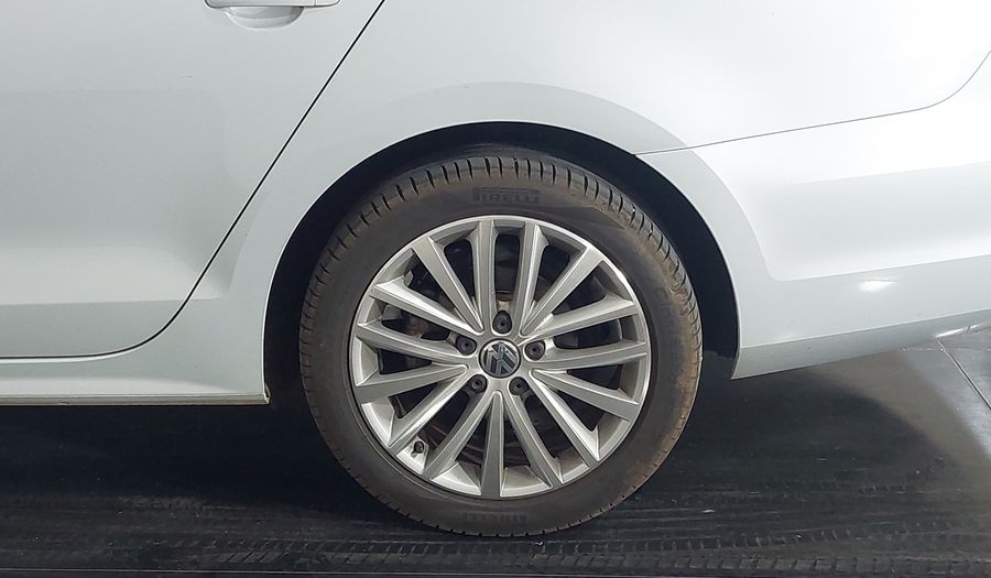 Volkswagen Jetta 1.4 TSI COMFORTLINE TIPTRONIC Sedan 2017