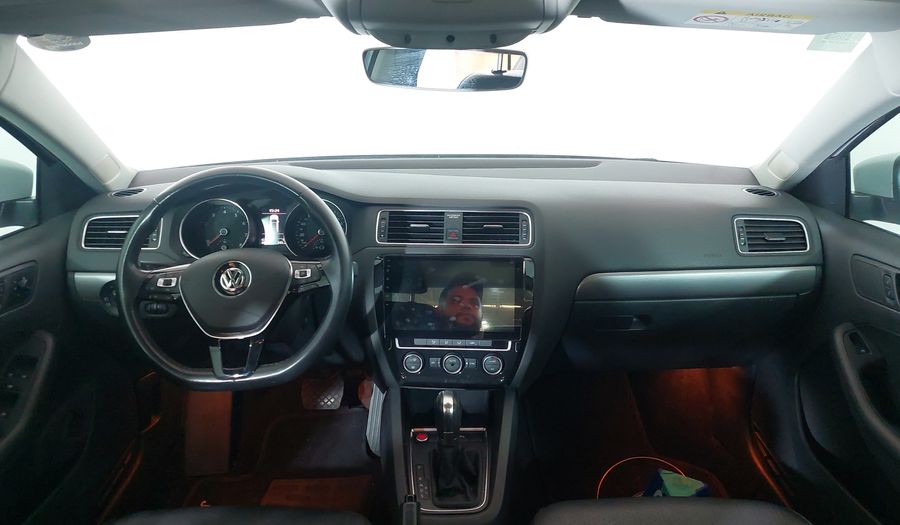 Volkswagen Jetta 1.4 TSI COMFORTLINE TIPTRONIC Sedan 2017