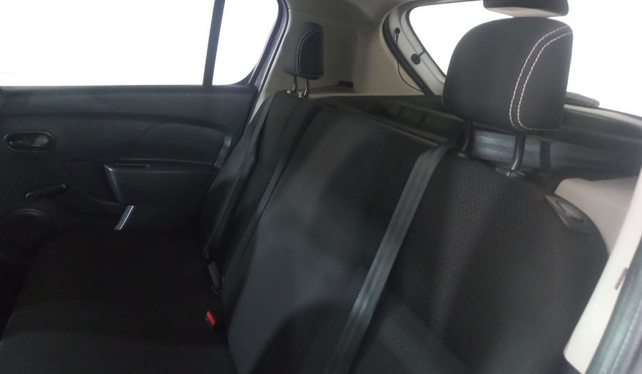 Renault Sandero 1.6 EXPRESSION AT Hatchback 2017