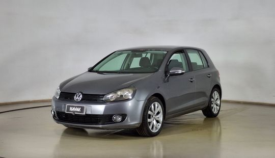 Volkswagen • Golf