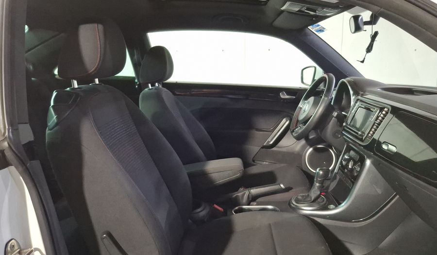 Volkswagen Beetle 2.5 SOUND AUTO Hatchback 2018