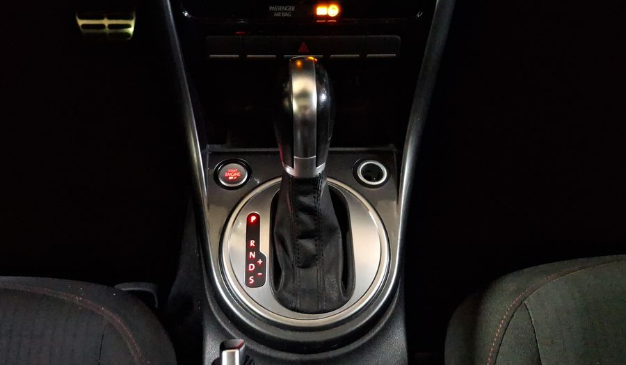 Volkswagen Beetle 2.5 SOUND AUTO Hatchback 2018
