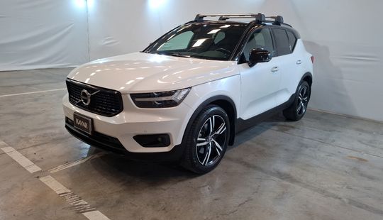 Volvo • XC40