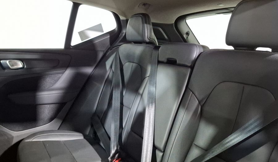 Volvo Xc40 2.0 T4 MOMENTUM AUTO Suv 2021