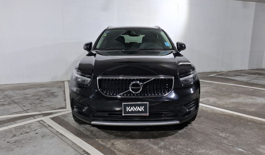 Volvo Xc40 2.0 T4 MOMENTUM AUTO Suv 2021