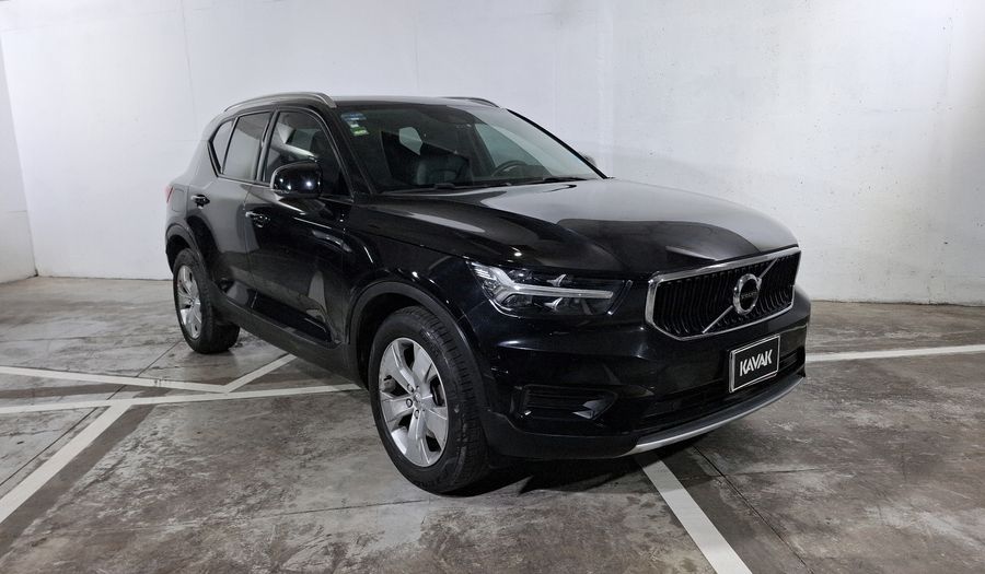 Volvo Xc40 2.0 T4 MOMENTUM AUTO Suv 2021