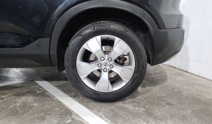 Volvo Xc40 2.0 T4 MOMENTUM AUTO Suv 2021