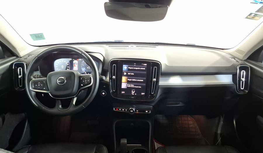 Volvo Xc40 2.0 T4 MOMENTUM AUTO Suv 2021
