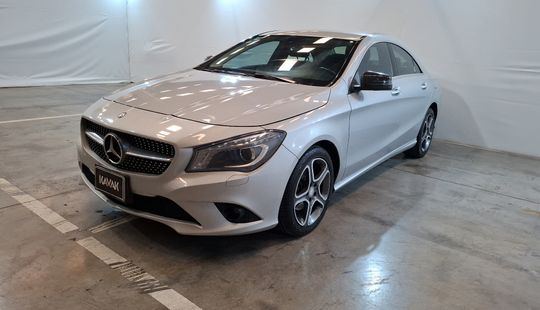 Mercedes Benz • Clase CLA