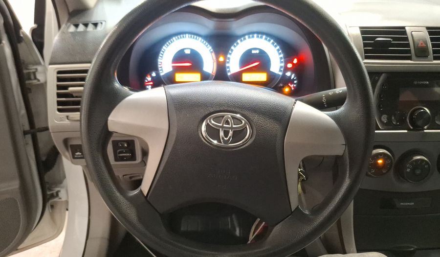 Toyota Corolla 1.6 GLI Sedan 2013