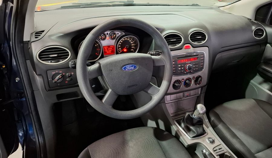 Ford Focus 1.6 TREND Sedan 2014