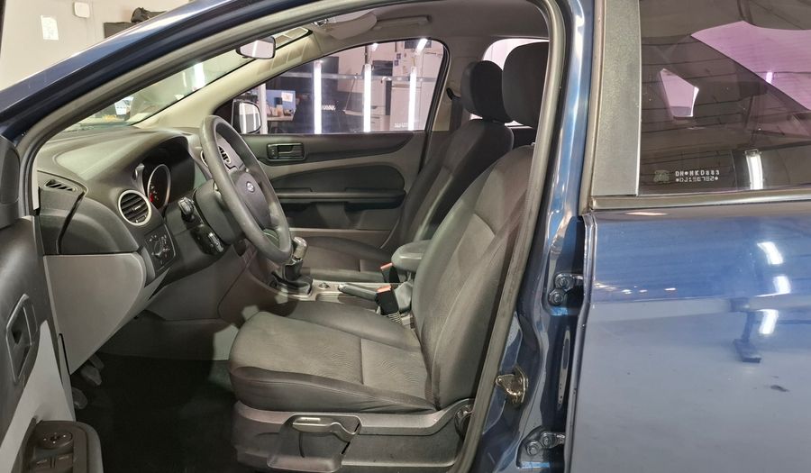Ford Focus 1.6 TREND Sedan 2014