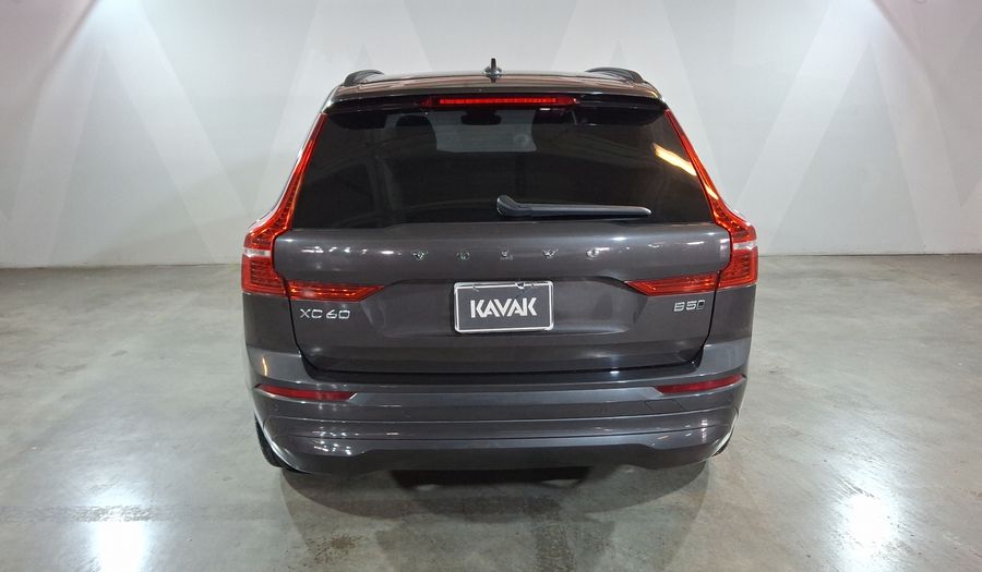 Volvo Xc60 2.0 B5 MHEV MOMENTUM AUTO AWD Suv 2022