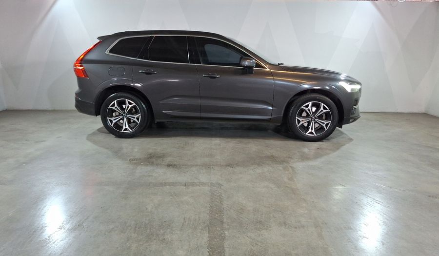 Volvo Xc60 2.0 B5 MHEV MOMENTUM AUTO AWD Suv 2022