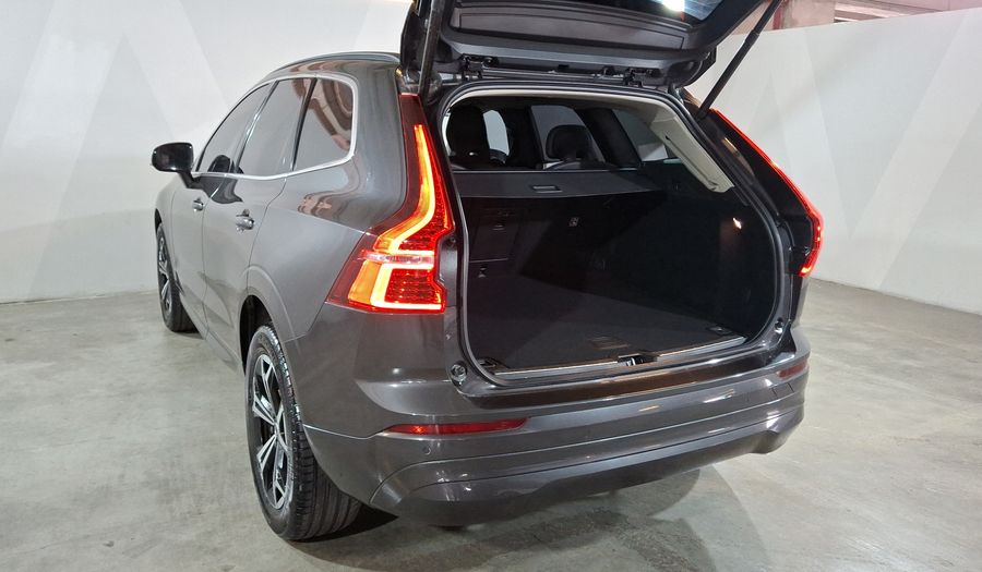 Volvo Xc60 2.0 B5 MHEV MOMENTUM AUTO AWD Suv 2022