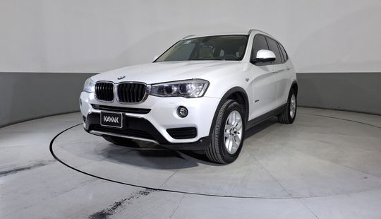 2017 • 56,581 km • Automático