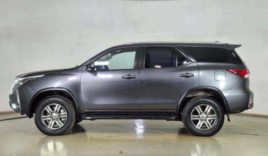 Toyota Fortuner 2.8D AUTO SRX 4WD Suv 2024