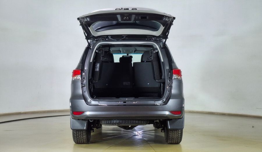 Toyota Fortuner 2.8D AUTO SRX 4WD Suv 2024