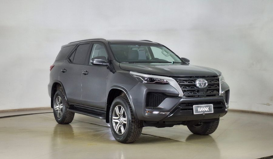 Toyota Fortuner 2.8D AUTO SRX 4WD Suv 2024