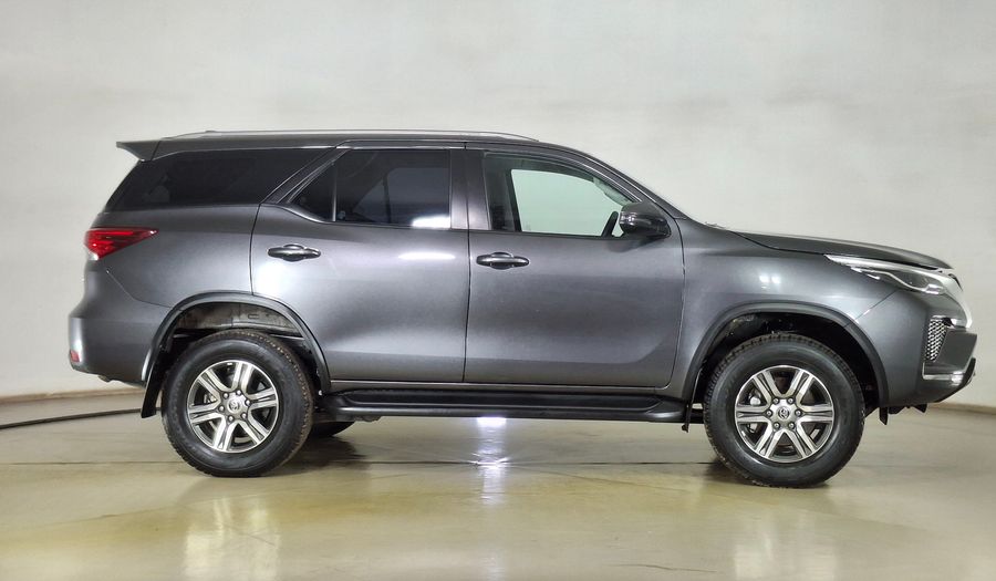 Toyota Fortuner 2.8D AUTO SRX 4WD Suv 2024