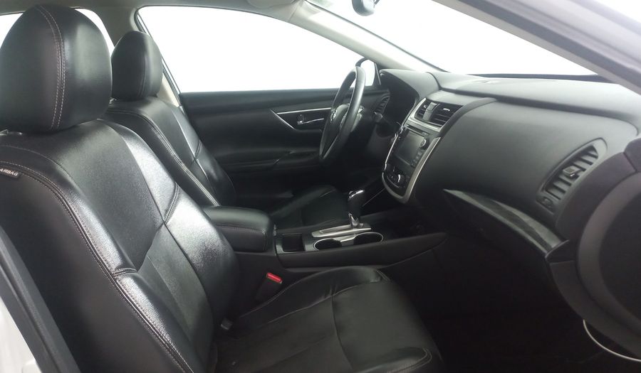 Nissan Altima 2.5 ADVANCE NAVI CVT Sedan 2017